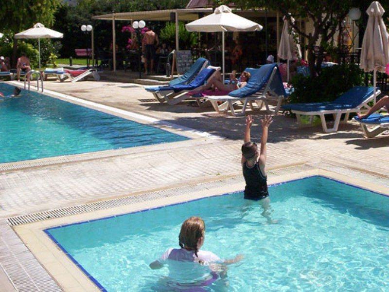 Jasmine Hotel Apartments Limisso Esterno foto